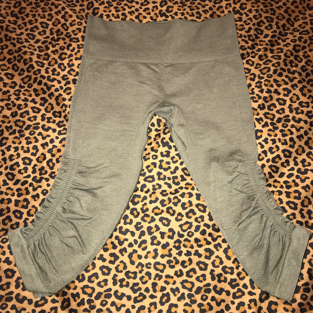 Lululemon EBB TO FLOW CROP BOTTOMS
